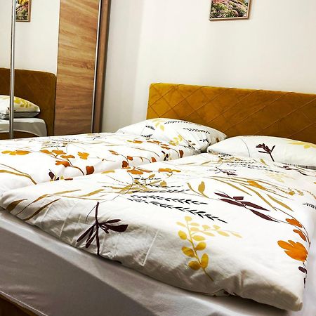 Luka-Mostar Free Parking With Echarger ภายนอก รูปภาพ